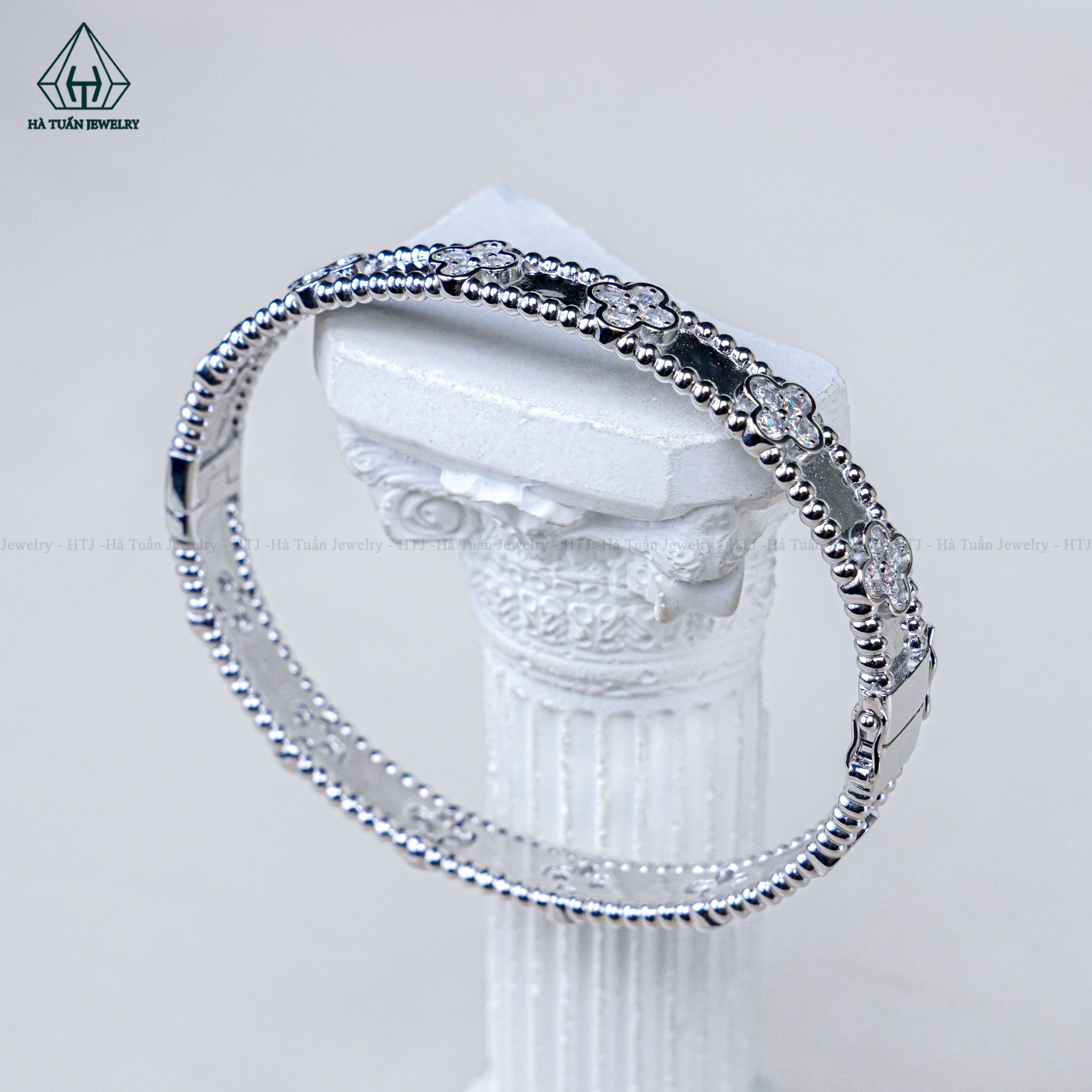  B984 Lắc tay hoa 4 cánh 