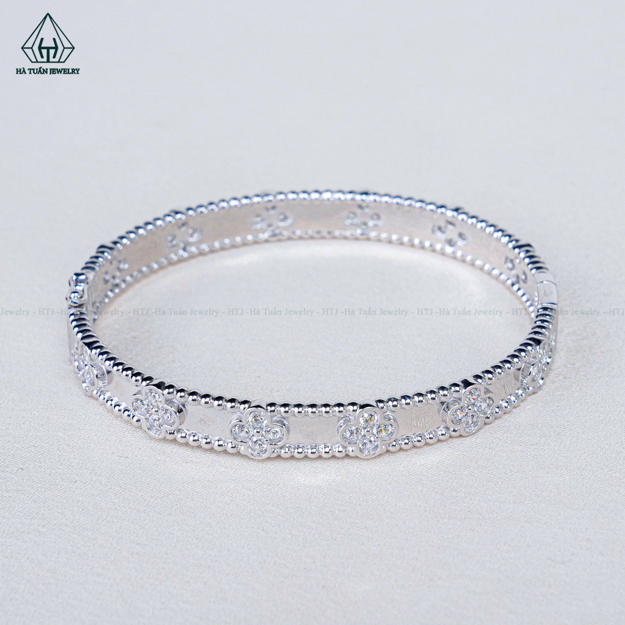  B984 Lắc tay hoa 4 cánh 