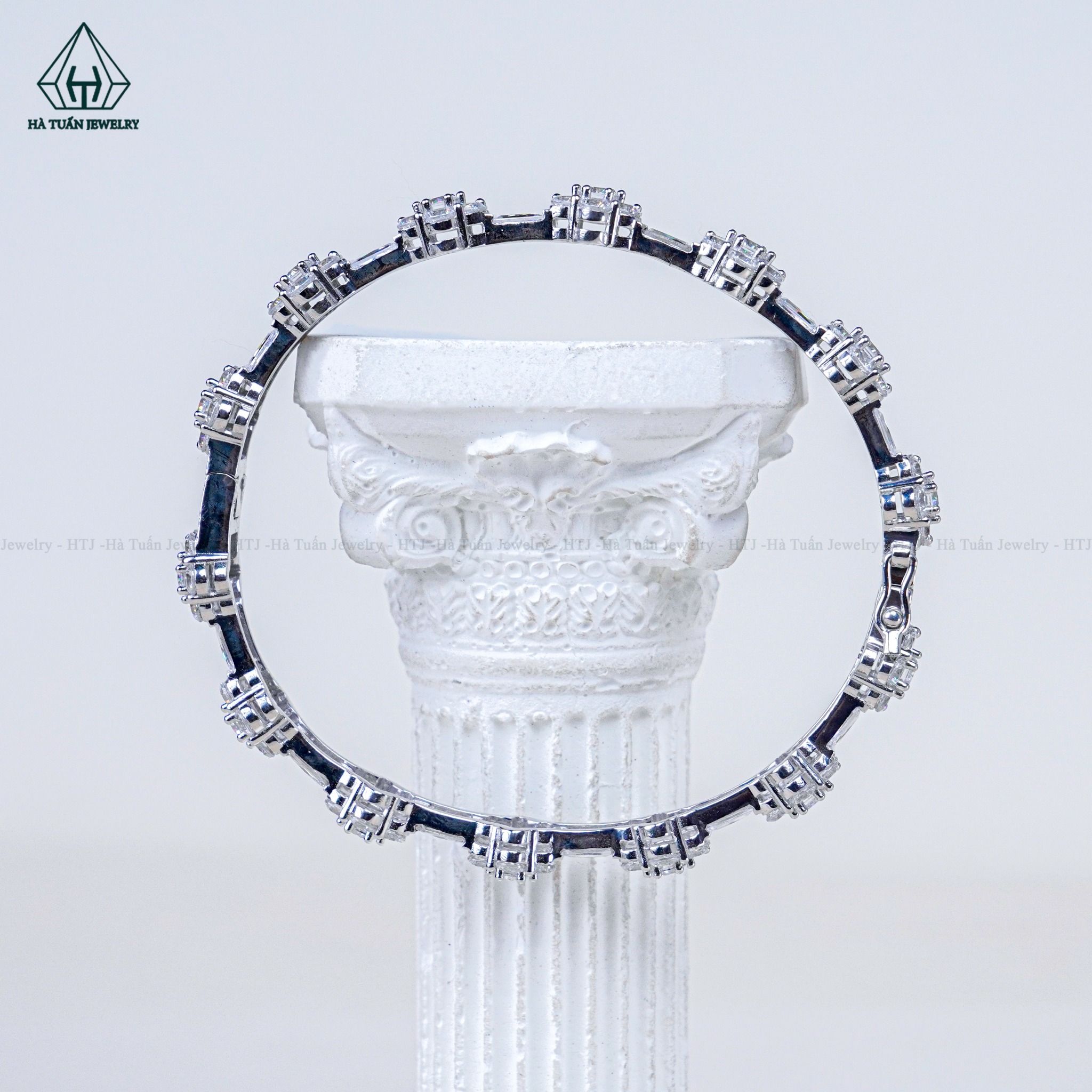  B985 Lắc tay viền hoa xen kẽ baguette 