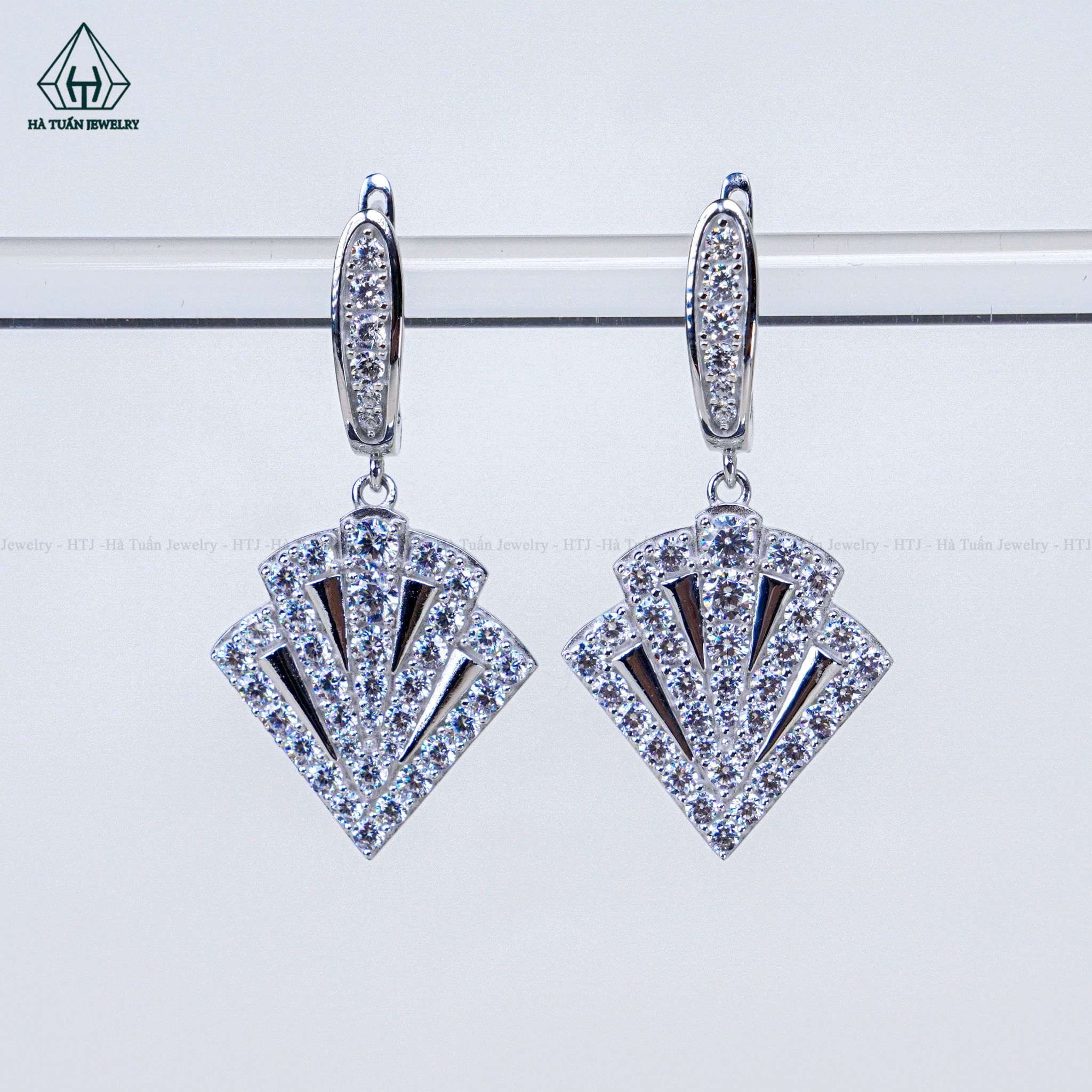  E065 Bông tai khoen treo kim cương 