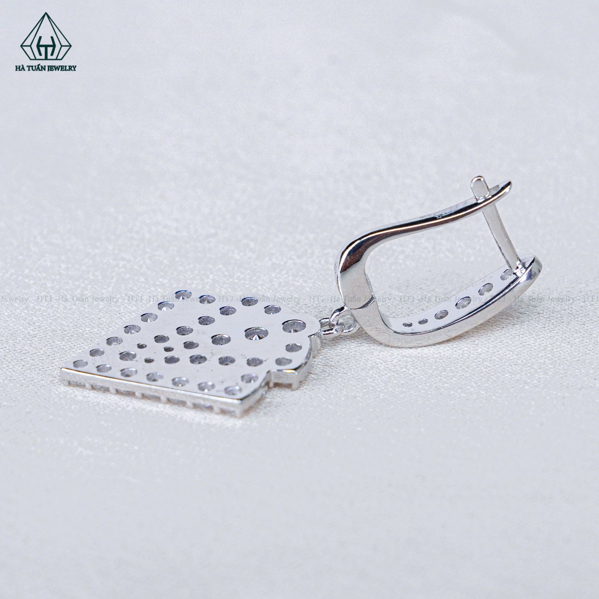  E065 Bông tai khoen treo kim cương 