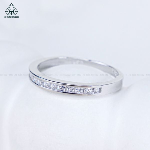  R977 Nhẫn nữ nửa hàng princess chìm 