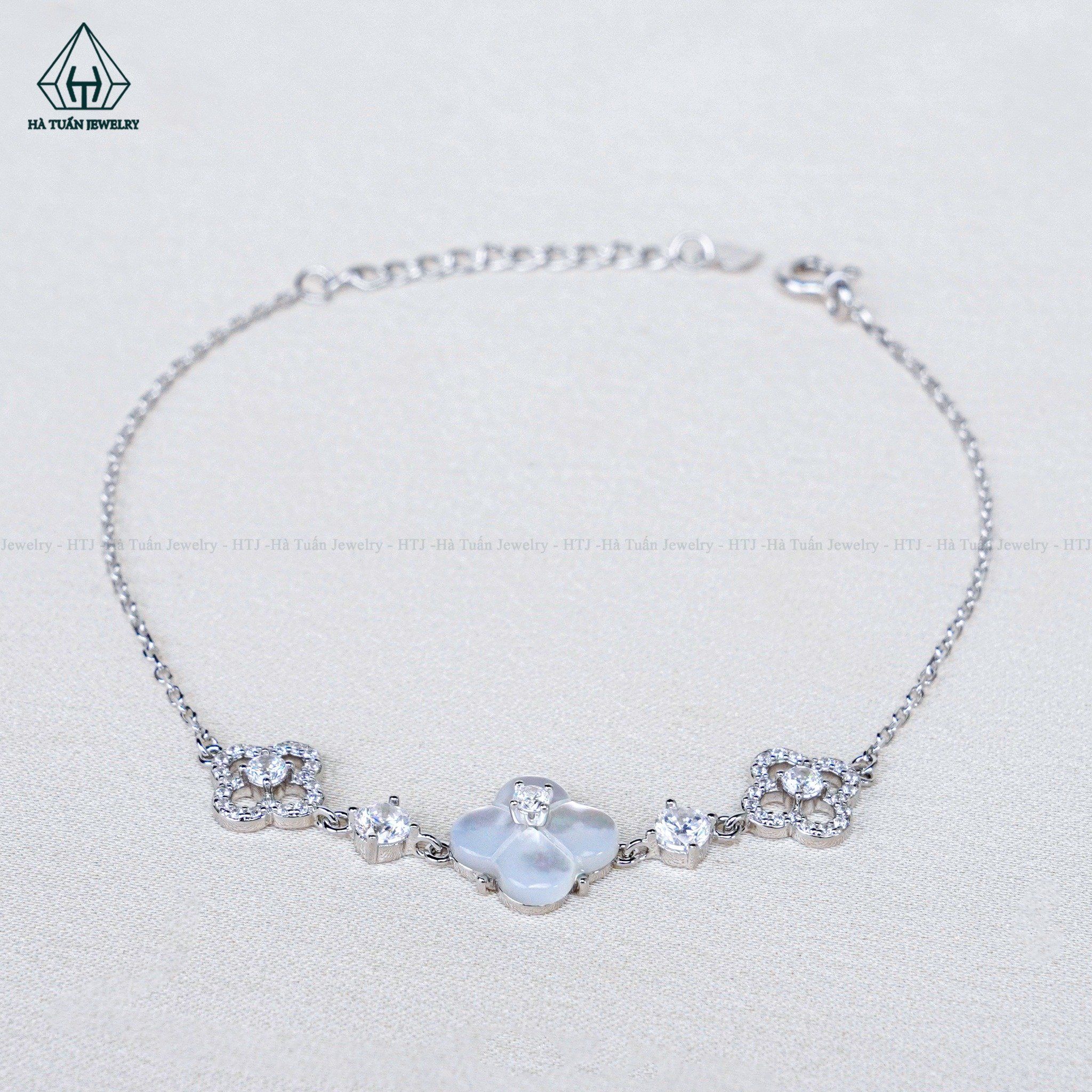  B004 lắc tay cỏ 4 lá 