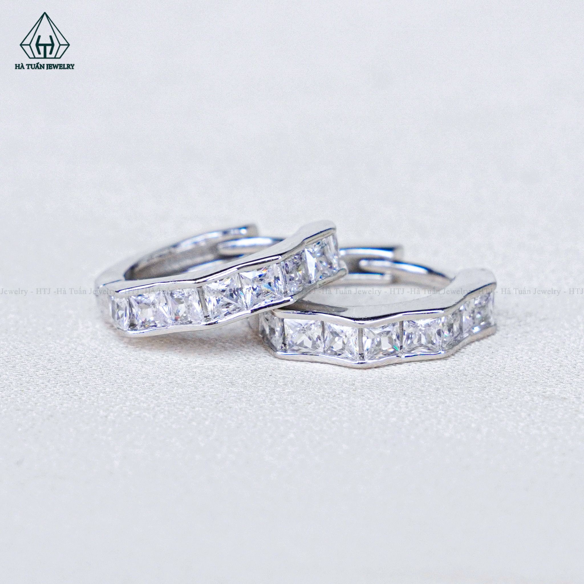  E076 Bông tai khoen đá princess 