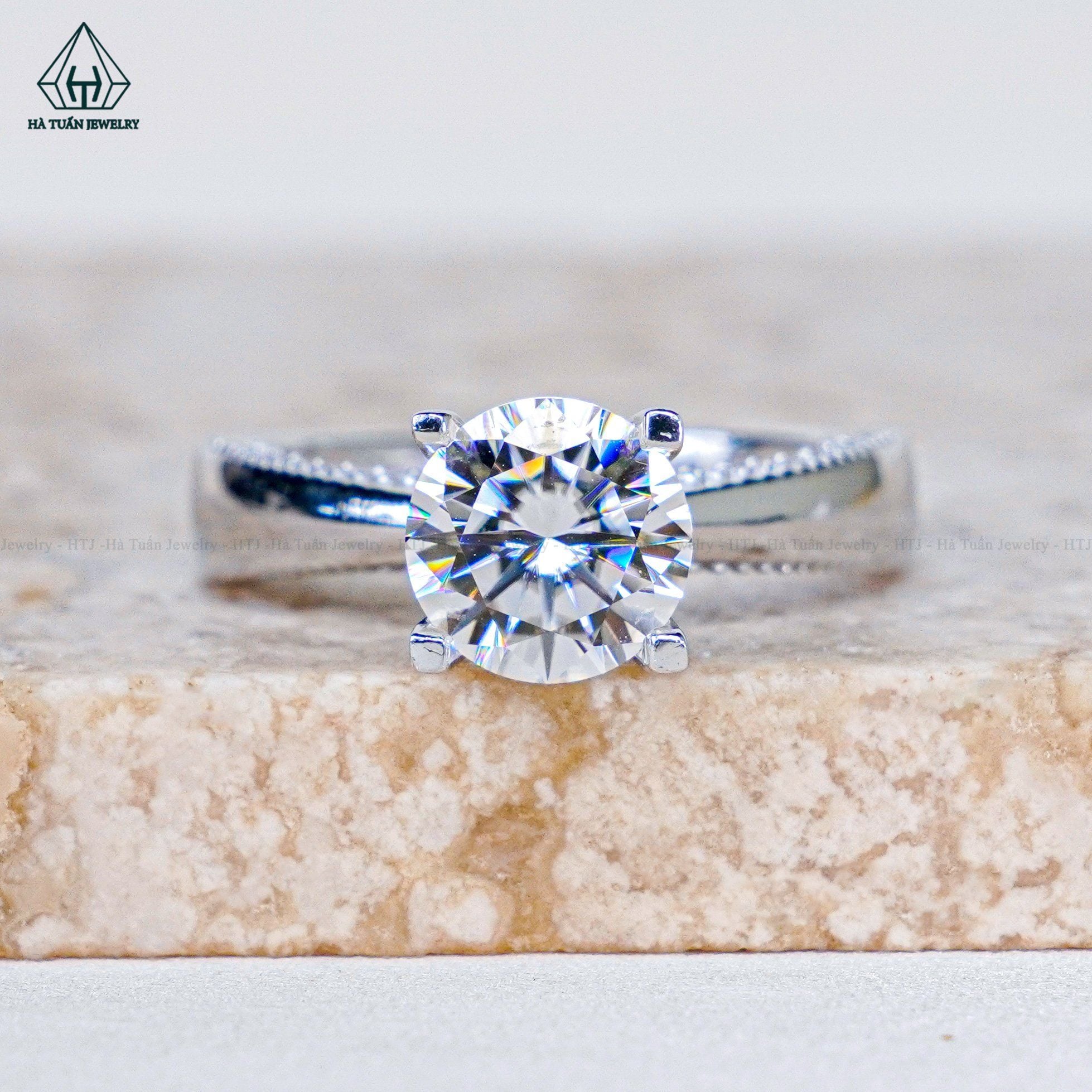  RX133 7.2mm Nhẫn 4 chấu viền đá hông 