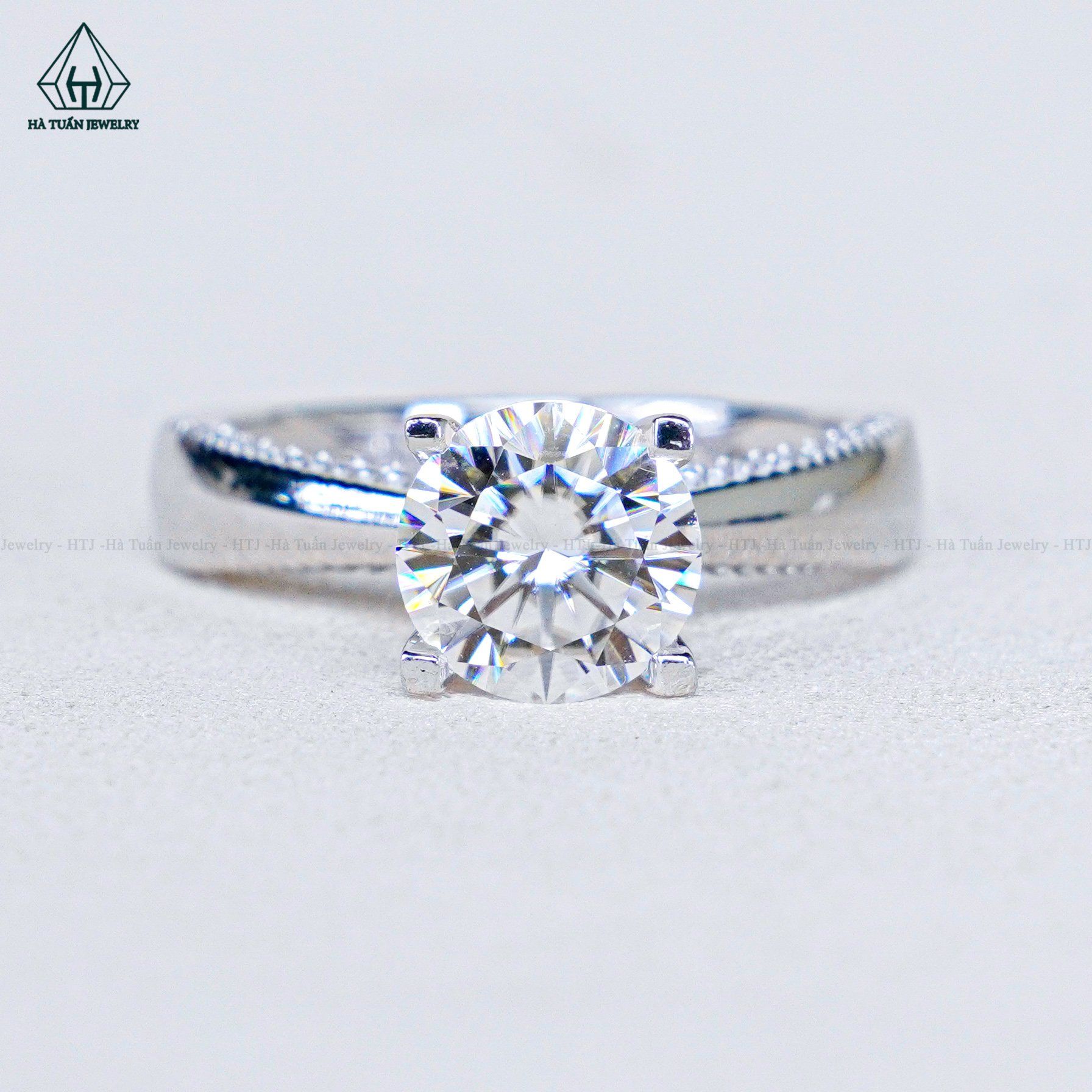  RX133 7.2mm Nhẫn 4 chấu viền đá hông 