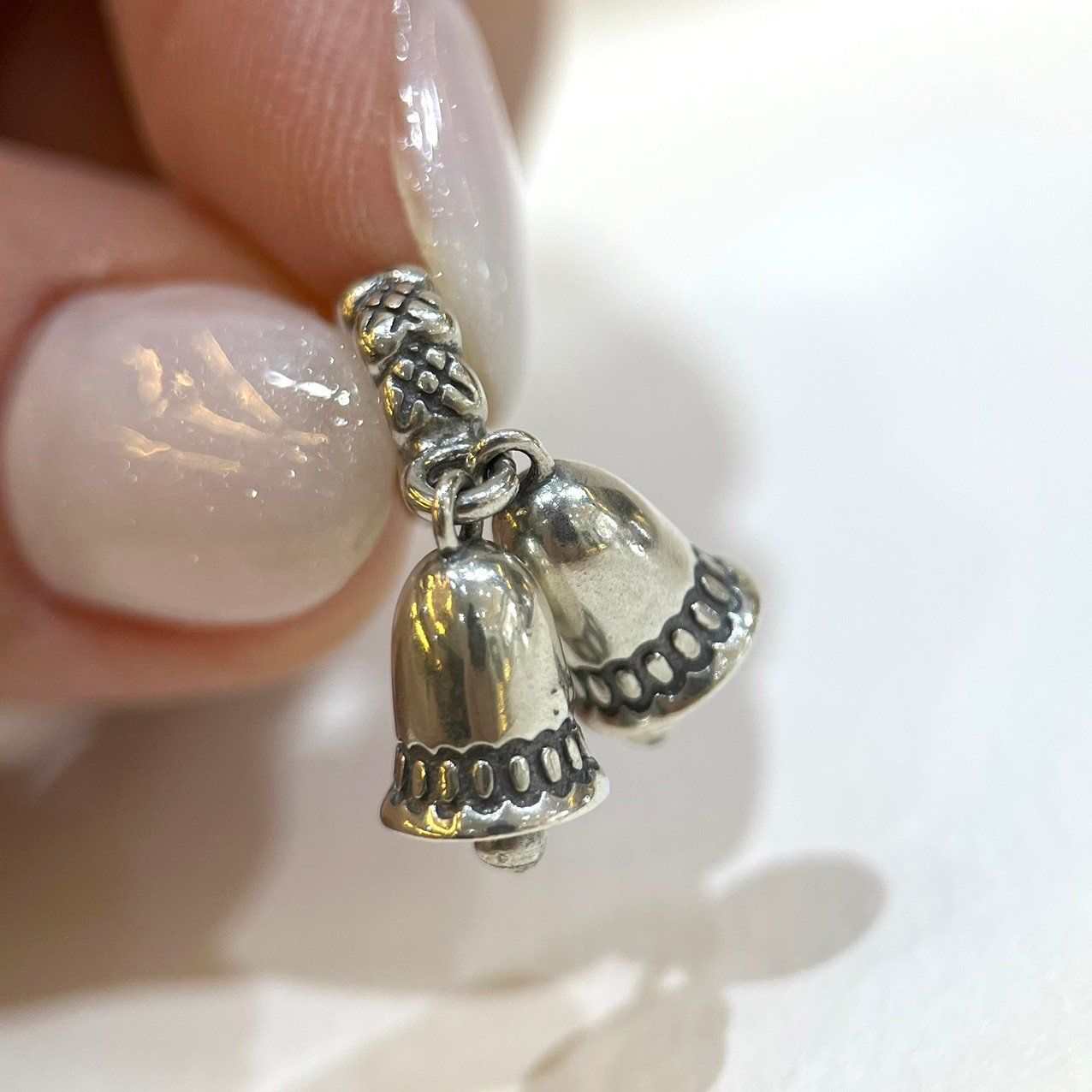  C477 Charm Đôi Chuông 