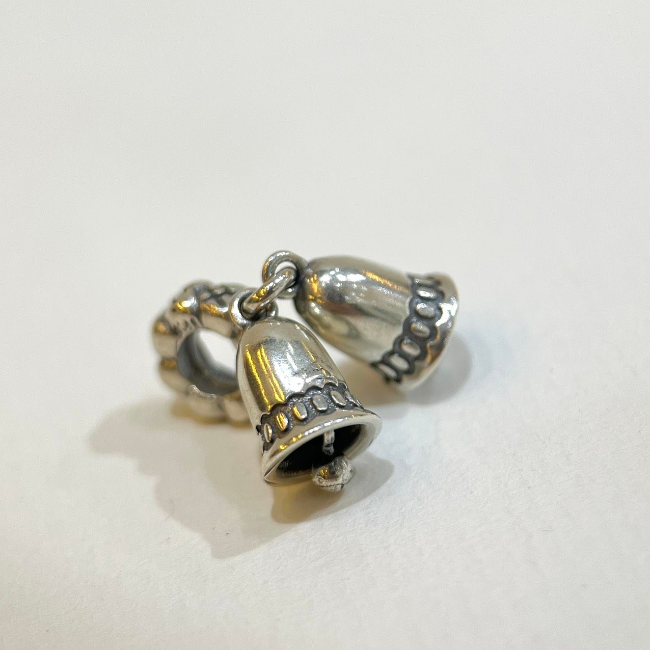  C477 Charm Đôi Chuông 