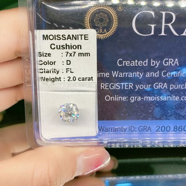  Moissanite Cushion MCW 