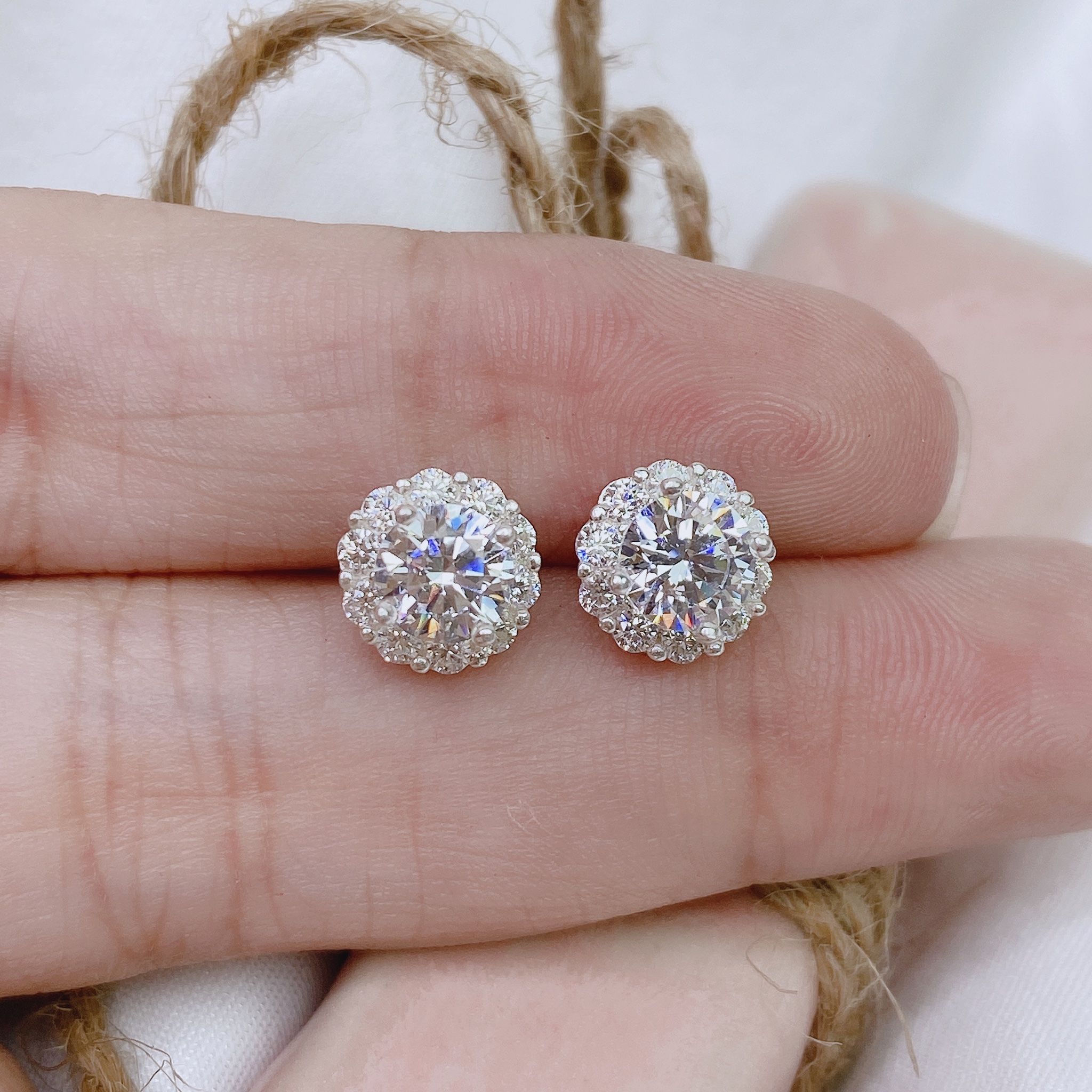  E898 Bông tai hoa đá tròn 