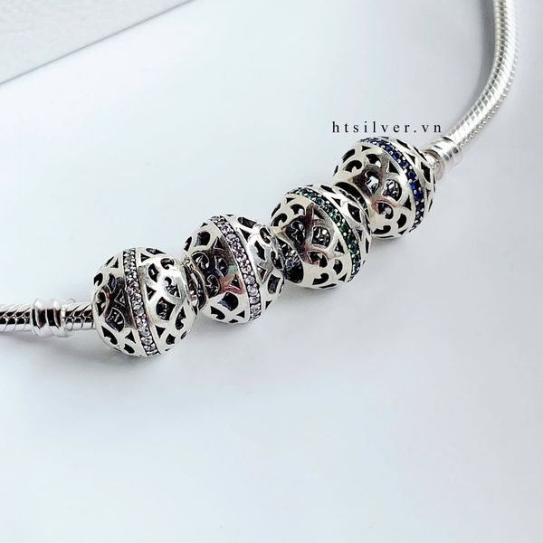  C085 Charm 1 hàng đá giữa đủ màu 