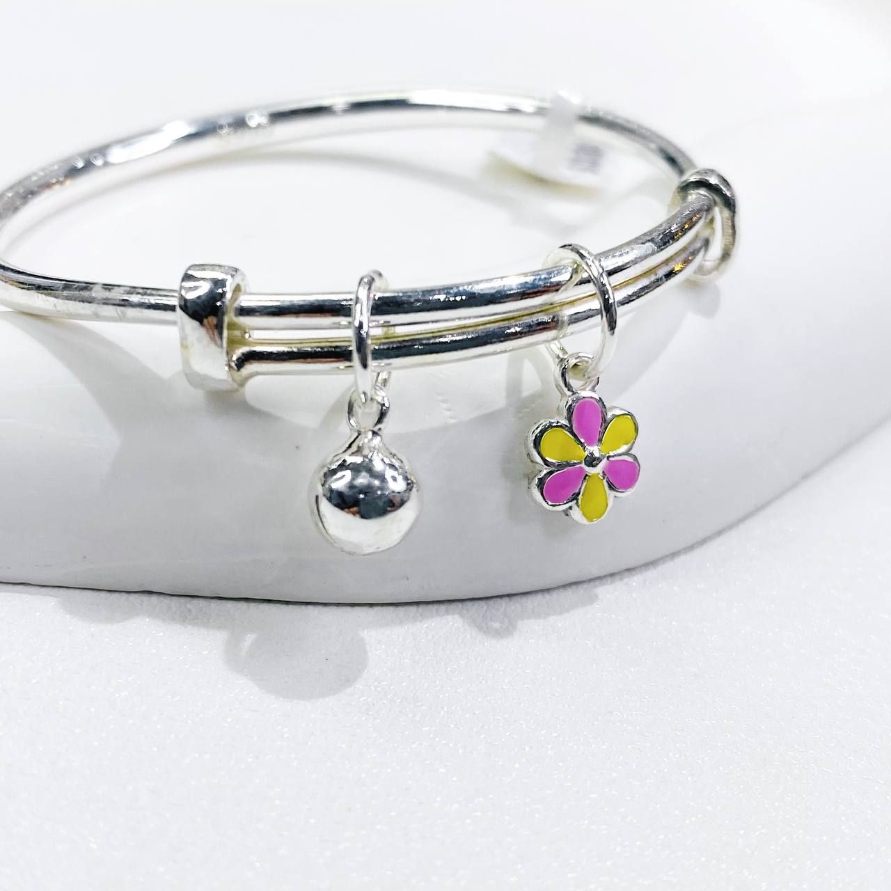  BB105 Vòng tay bé hoa 6 cánh 