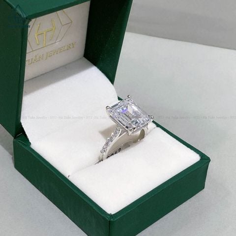 R962 Nhẫn nữ Emerald 10*12 trắng