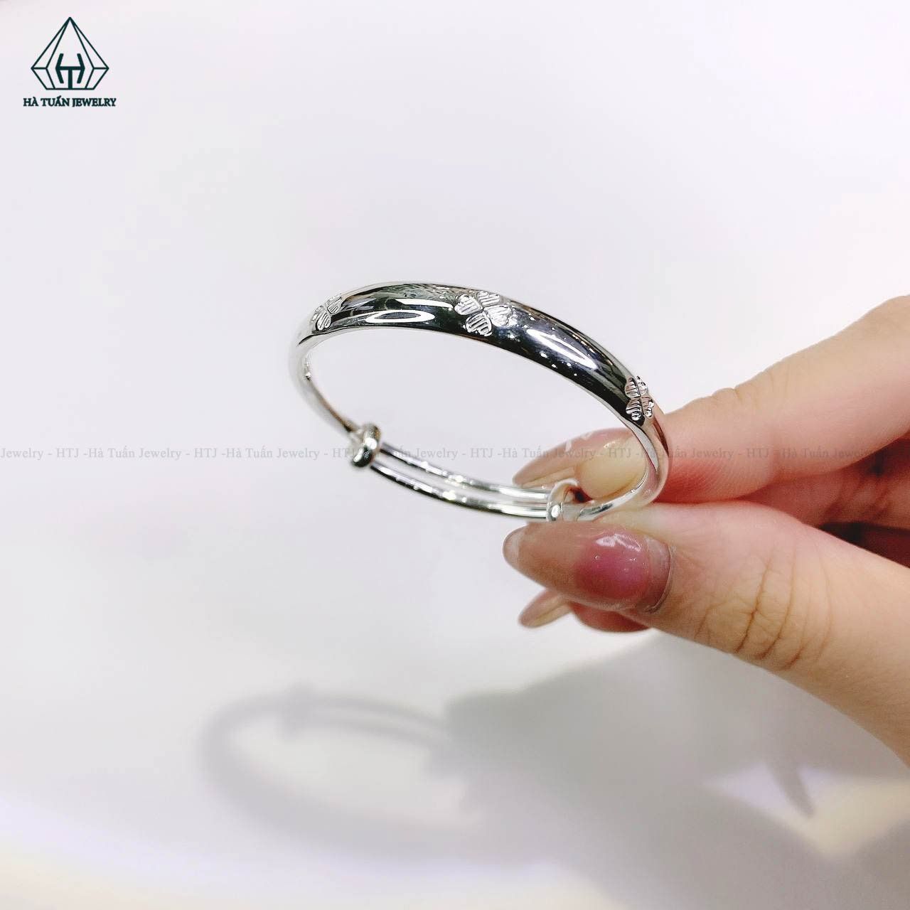  BB079 Vòng tay bé cỏ bốn lá 