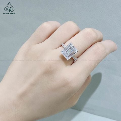 R962 Nhẫn nữ Emerald 10*12 trắng