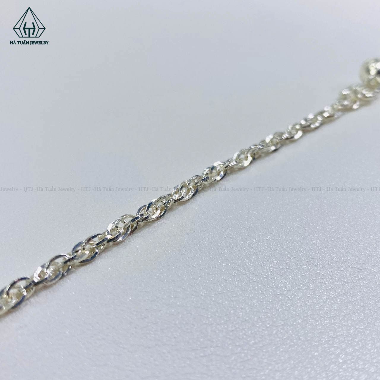  BB065 Lắc tay bé 