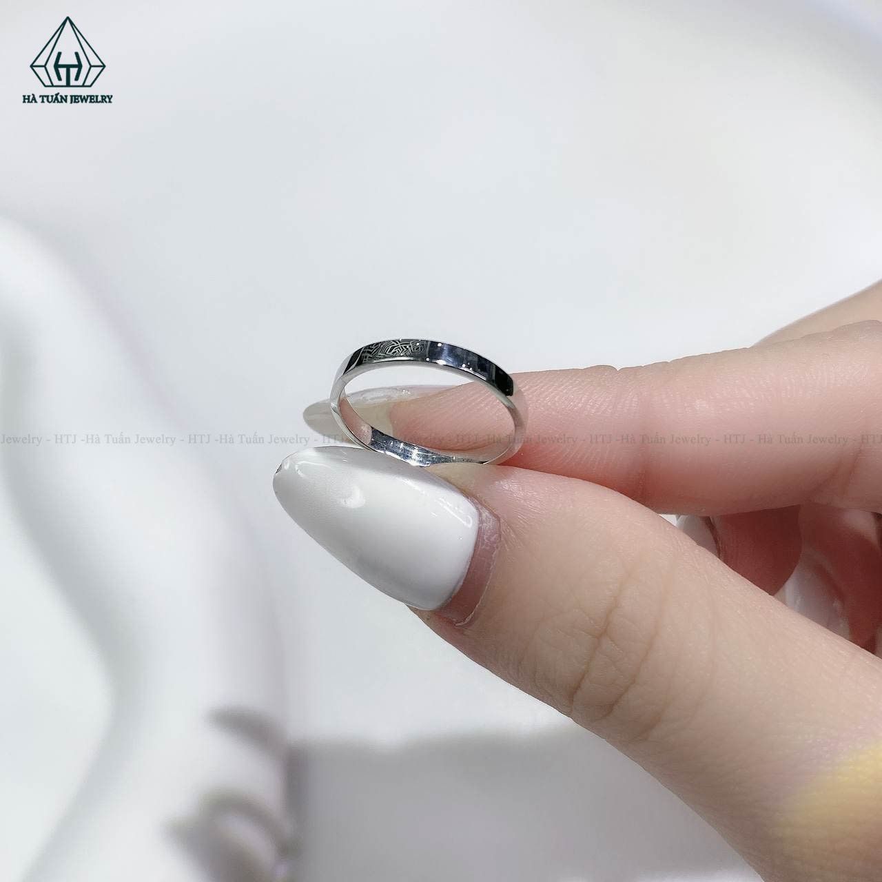  R953 Nhẫn nữ trơn 
