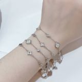  B997 Lắc tay L.V 