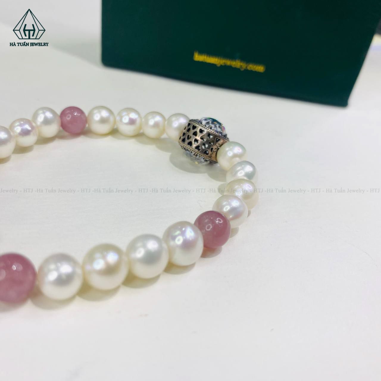  PE006 Vòng ngọc trai phối charm radiant 