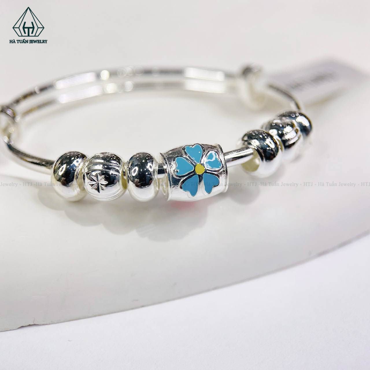  BB097 Vòng tay bé hoa 