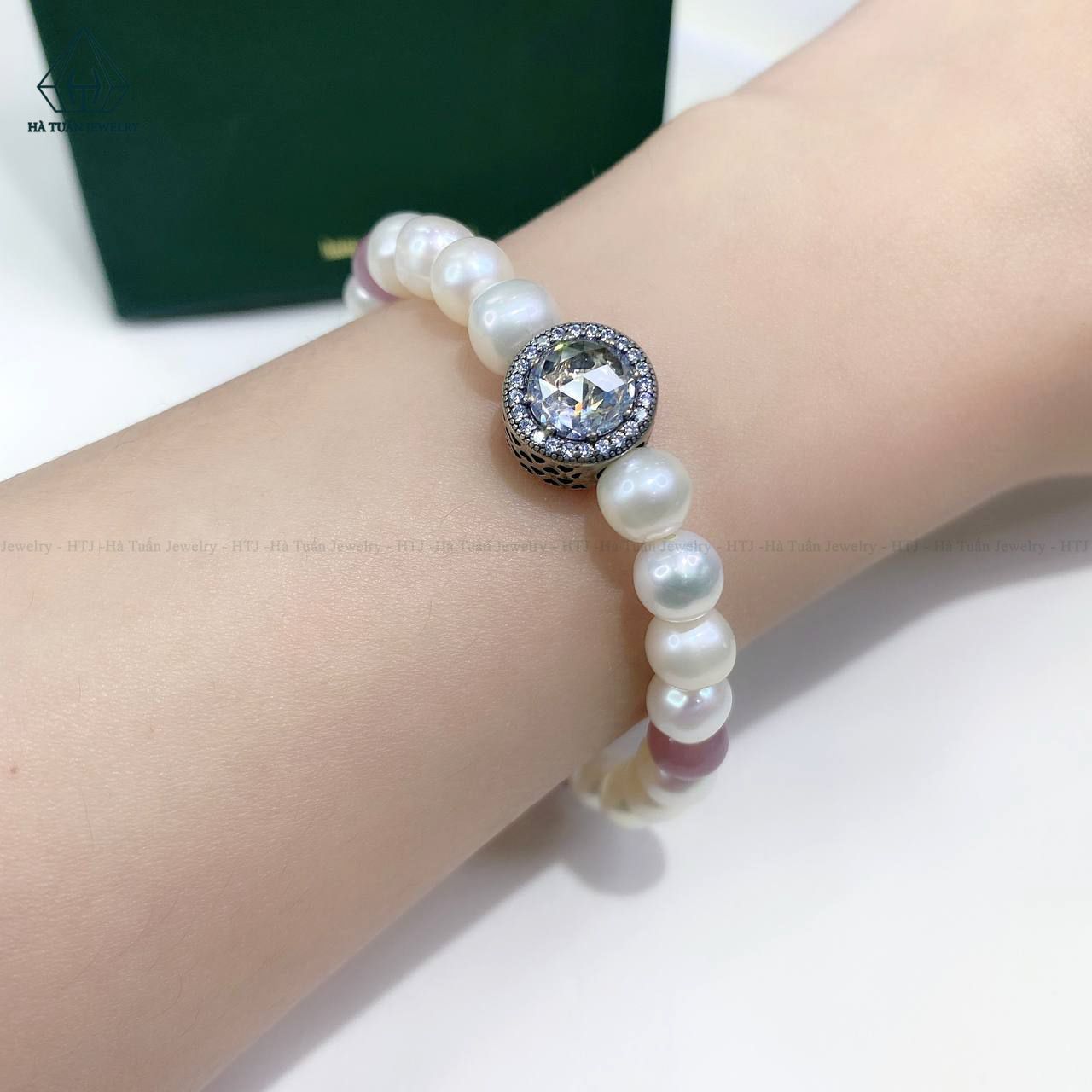  PE006 Vòng ngọc trai phối charm radiant 