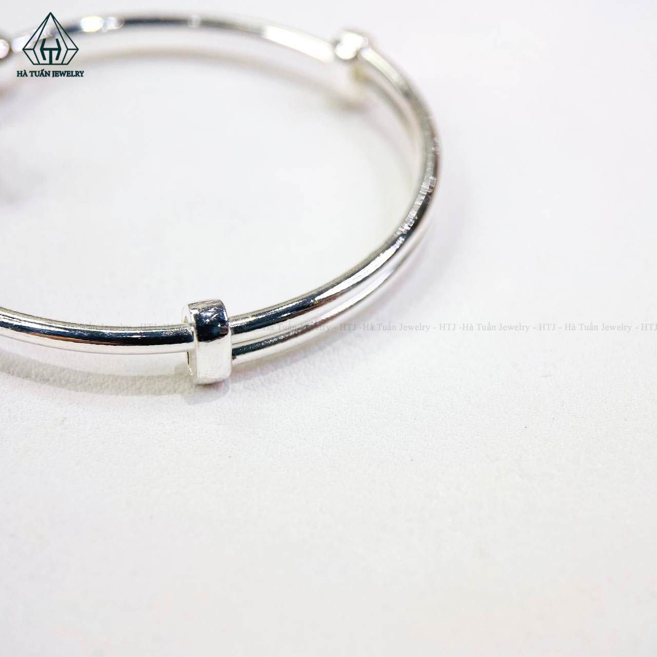  BB097 Vòng tay bé hoa 