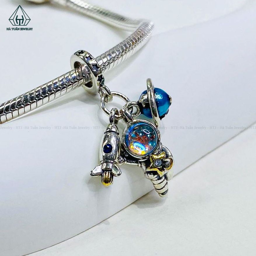  C492 Charm phi hành gia hái sao 