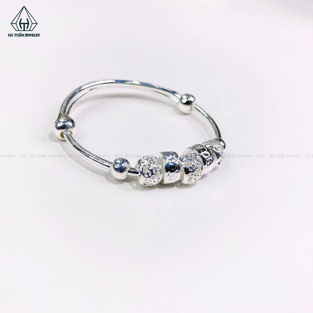  BB076 Vòng tay bé trụ hoa 