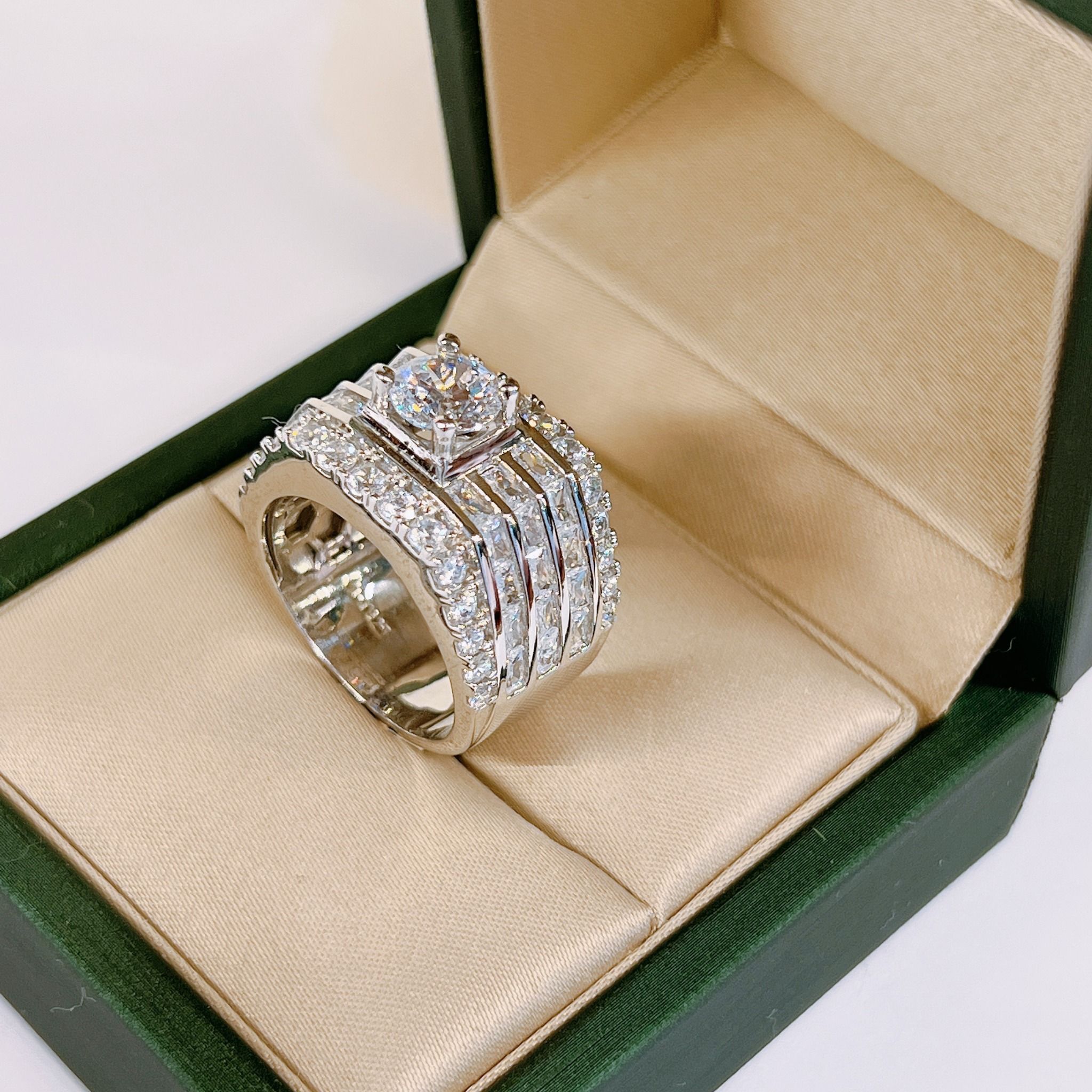  RMX067 7mm Nhẫn nam viền baguette 