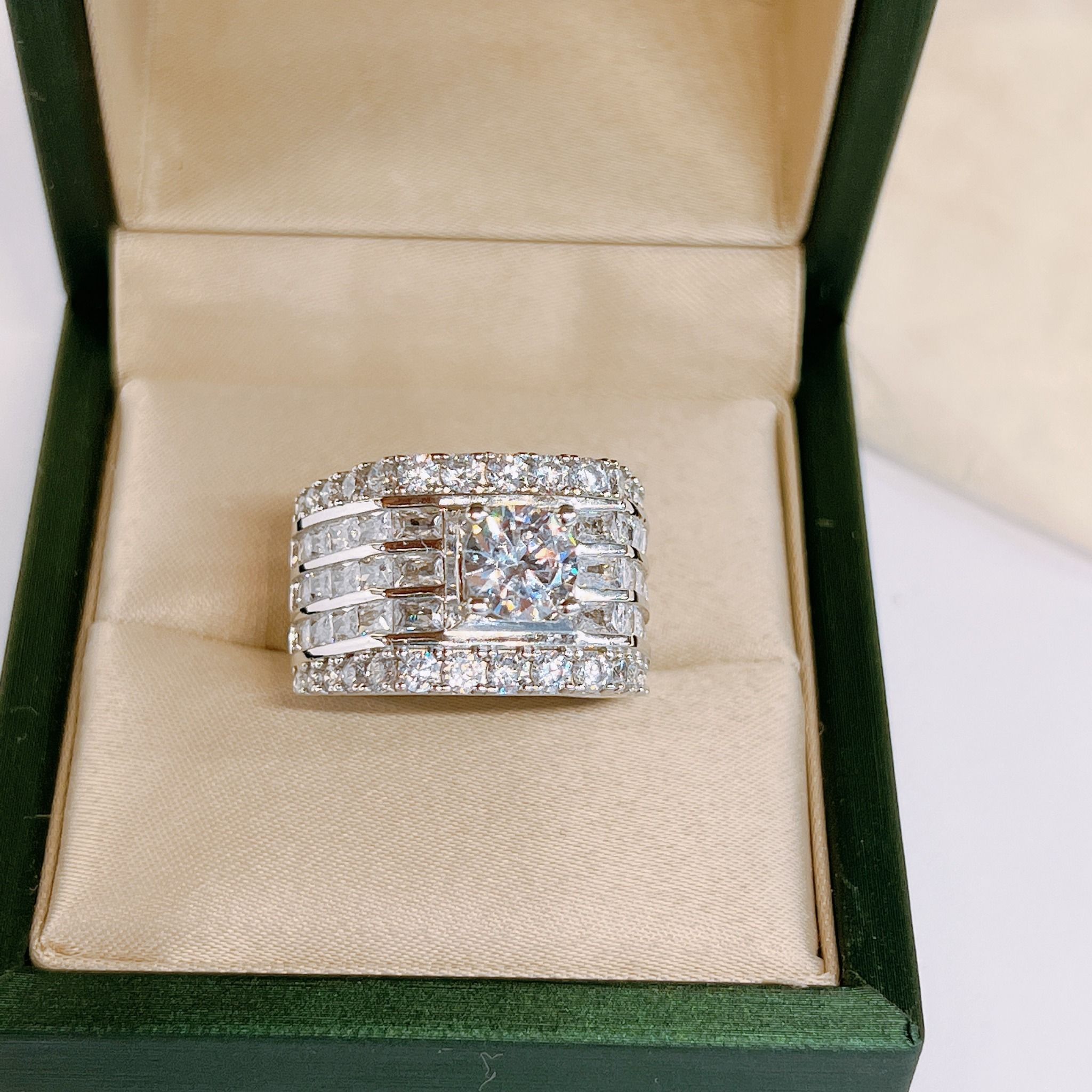  RMX067 7mm Nhẫn nam viền baguette 