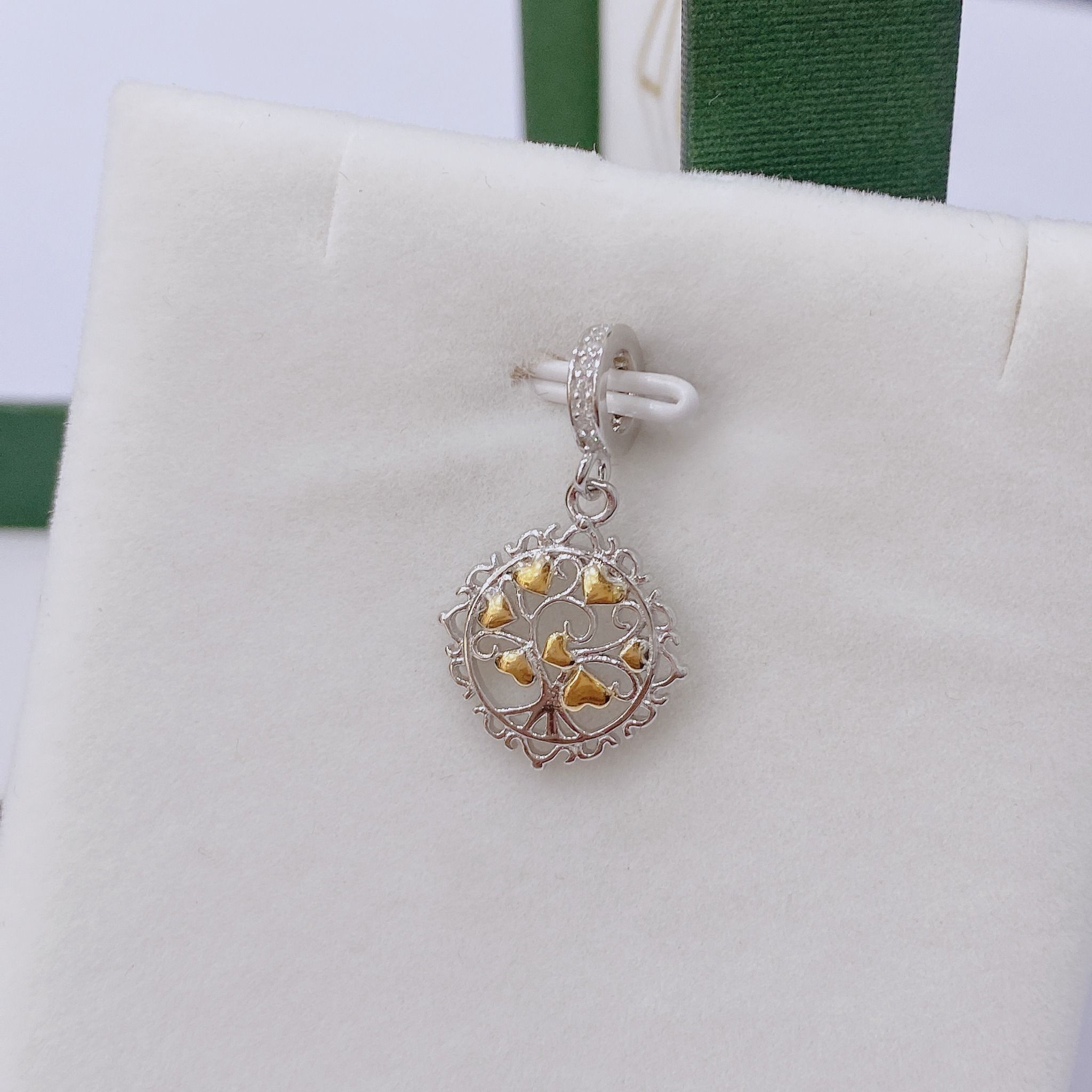 C421 Charm treo cây gia đình tim vàng 