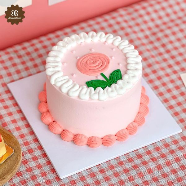 BÁNH KEM MÀU HỒNG