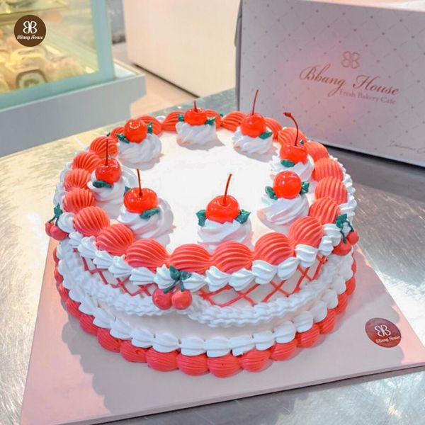 Bánh Kem màu đỏ