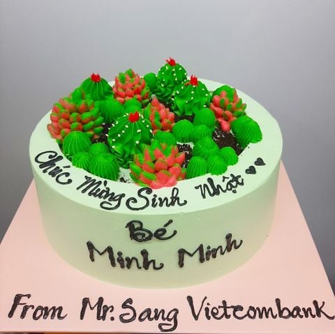  BÁNH KEM HÌNH CÂY XƯƠNG RỒNG 