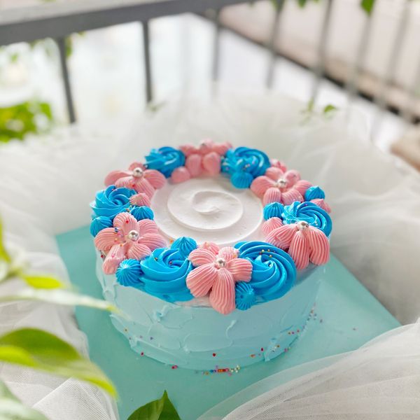 Bánh Kem Màu Xanh Hồng