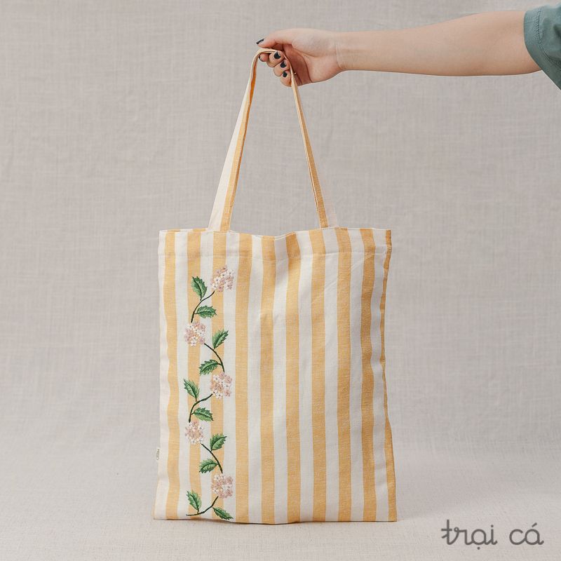  Túi tote đáy mỏng thêu tay (40x35cm) - tú cầu 