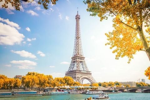Tour Châu Âu: Hành Trình Đặc Biệt 7 Nước Đông Tây Âu