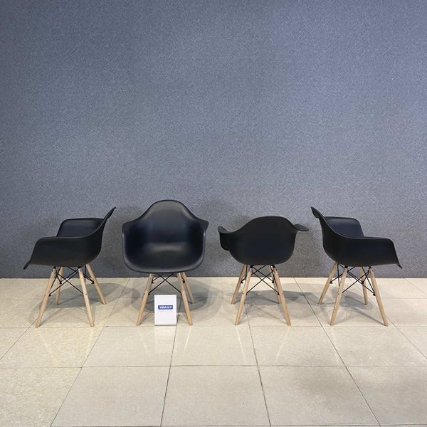 GHẾ THUYỀN NHỰA - CHÂN GỖ