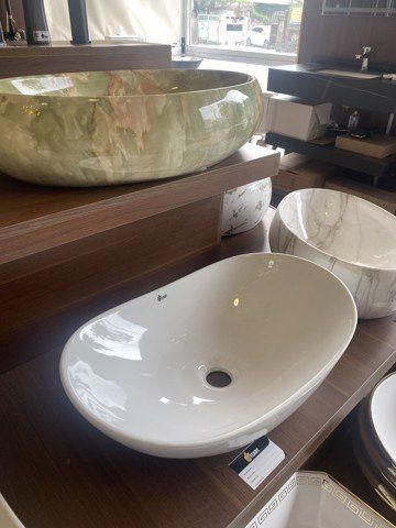 Lavabo Đặt Bàn LV-8533 – Sứ Trắng Cao Cấp, Kiểu Dáng Tinh Tế