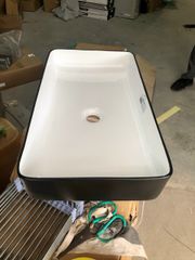 Lavabo Đặt Bàn CS-8147 – Đen Trắng Sang Trọng, Bền Đẹp