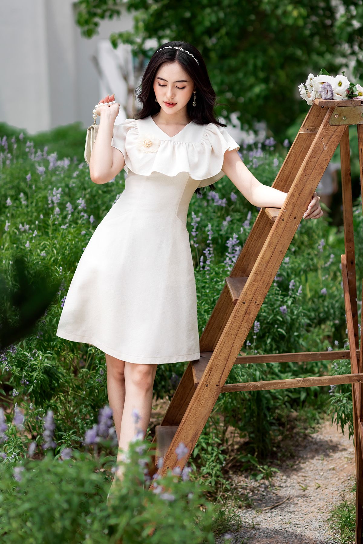 Váy Đen Cổ Tim Phối Be P0K30