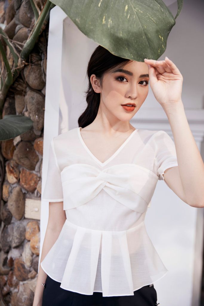 Áo cúp ngực peplum kem