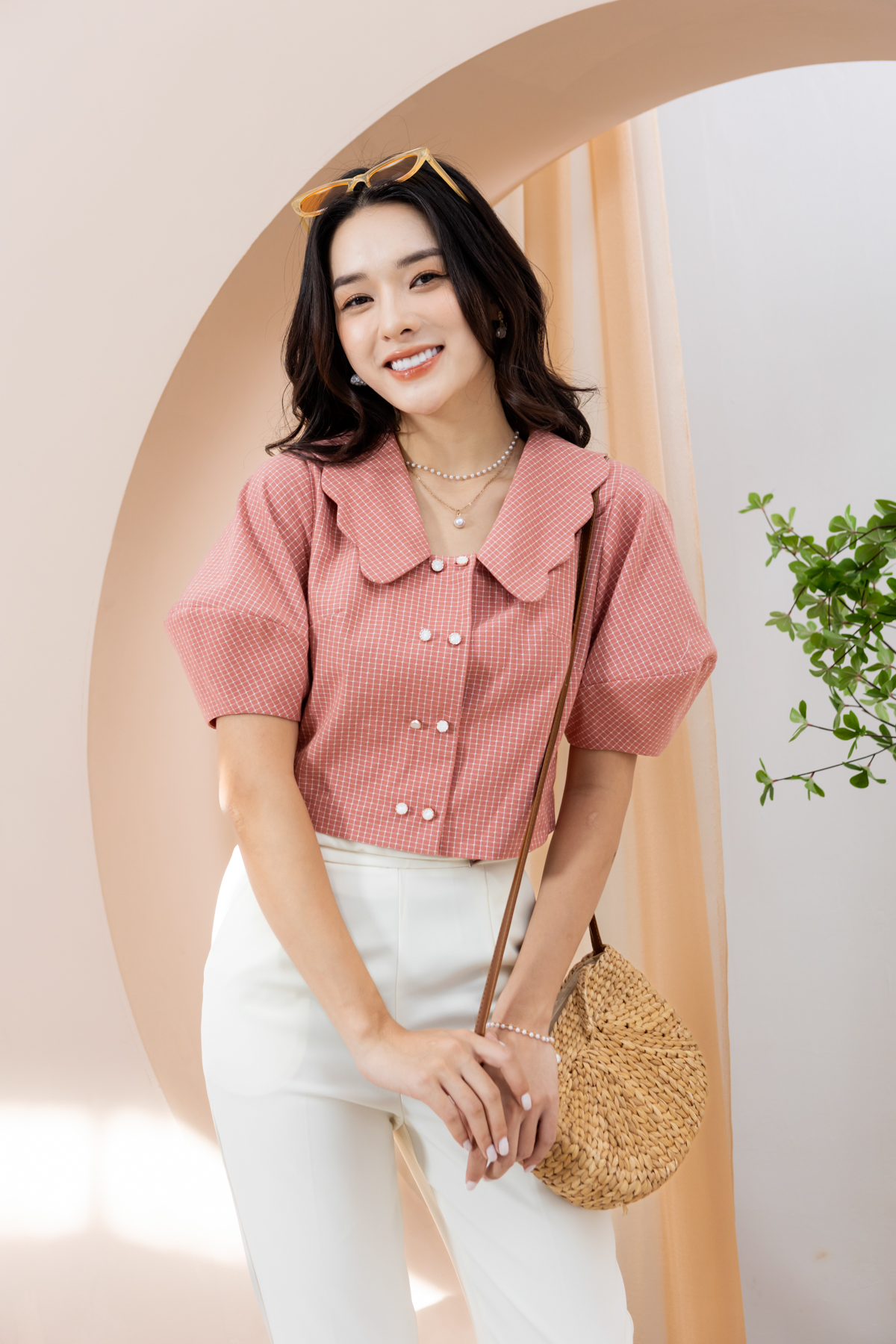 Áo croptop cổ sóng caro hồng