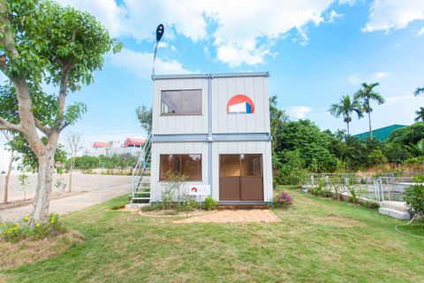 Nhà lắp ghép Nhật Bản 2 tầng 4 mô đun kèm cầu thang bên ngoài Nissei House