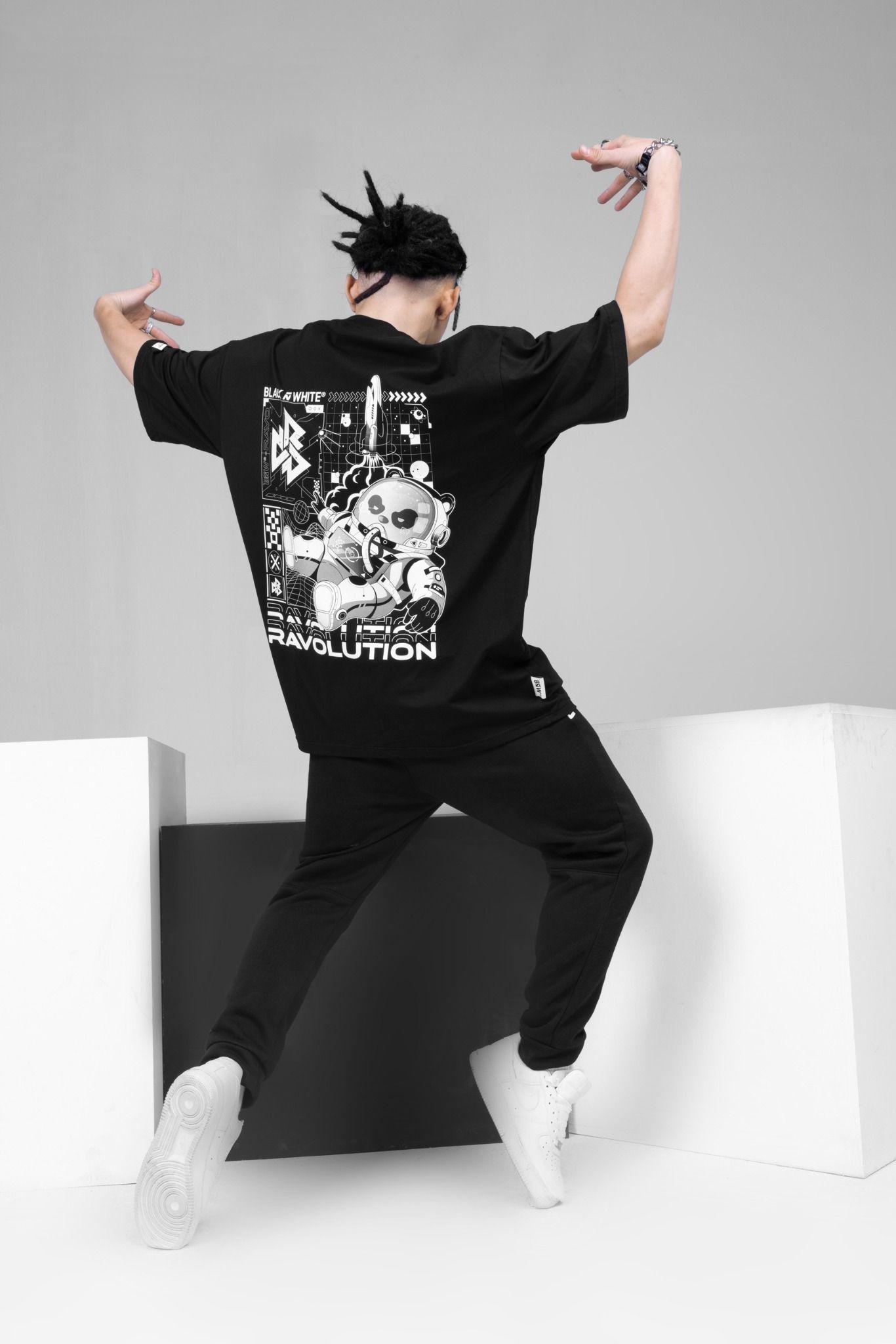  Astronaut | Universal Love 