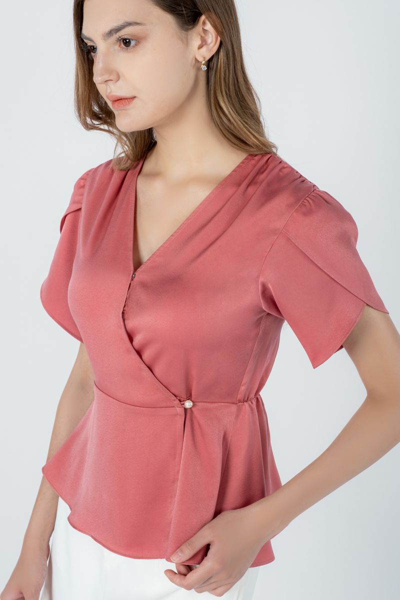  Áo Blouse Cổ Chữ V Nữ Tính FWBL23FH05C 