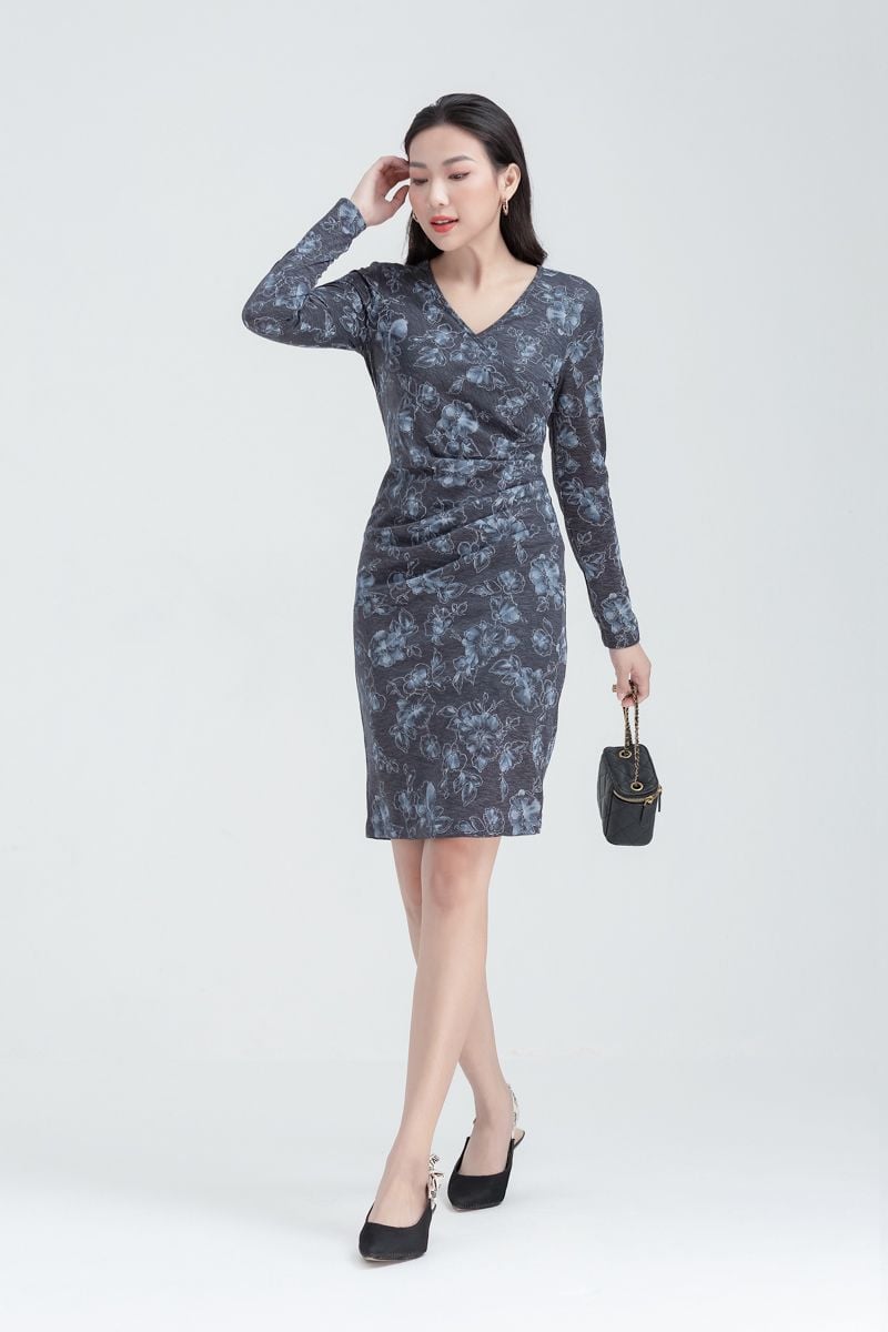 Đầm nữ form ôm tay dài in họa tiết FWDR22FH04C 
