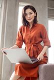  Đầm sơ mi form suông thắt eo FWDR22SS02L 