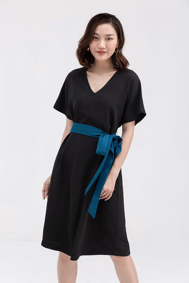  Đầm form suông thắt eo  FWDR22SS07L 