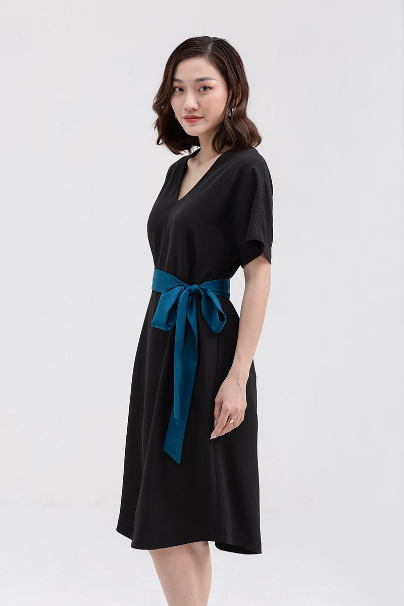  Đầm form suông thắt eo  FWDR22SS07L 